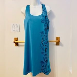 Athleta sleeveless short blue dress. Built in Racerback and bra Women’s medium